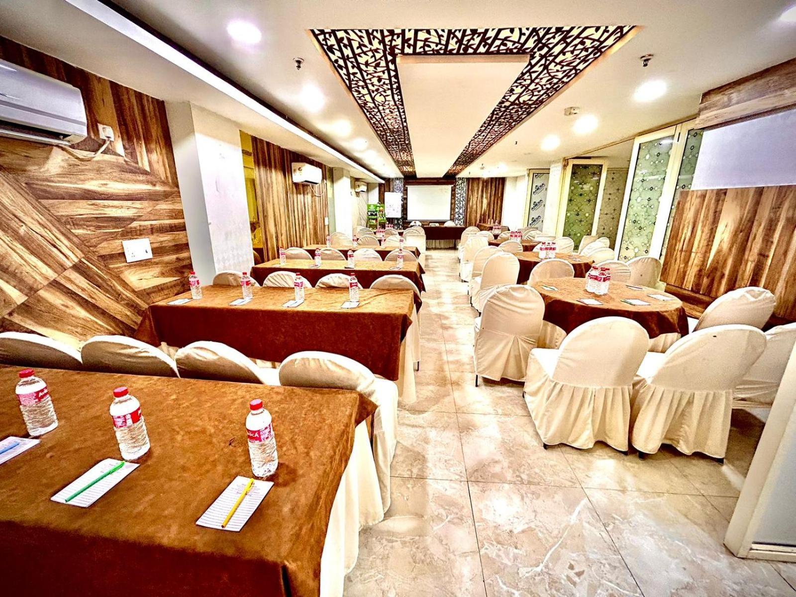 Hotel Spb 87 Near Karol Bagh Metro Station Delhi Exterior photo