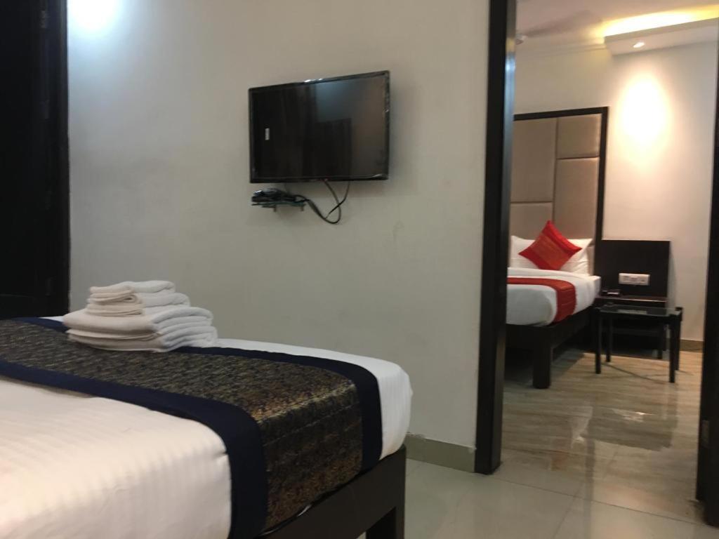 Hotel Spb 87 Near Karol Bagh Metro Station Delhi Exterior photo