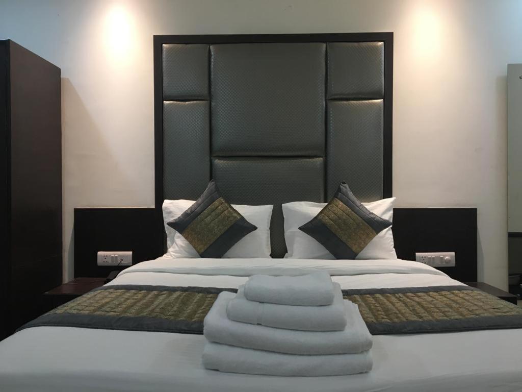 Hotel Spb 87 Near Karol Bagh Metro Station Delhi Exterior photo