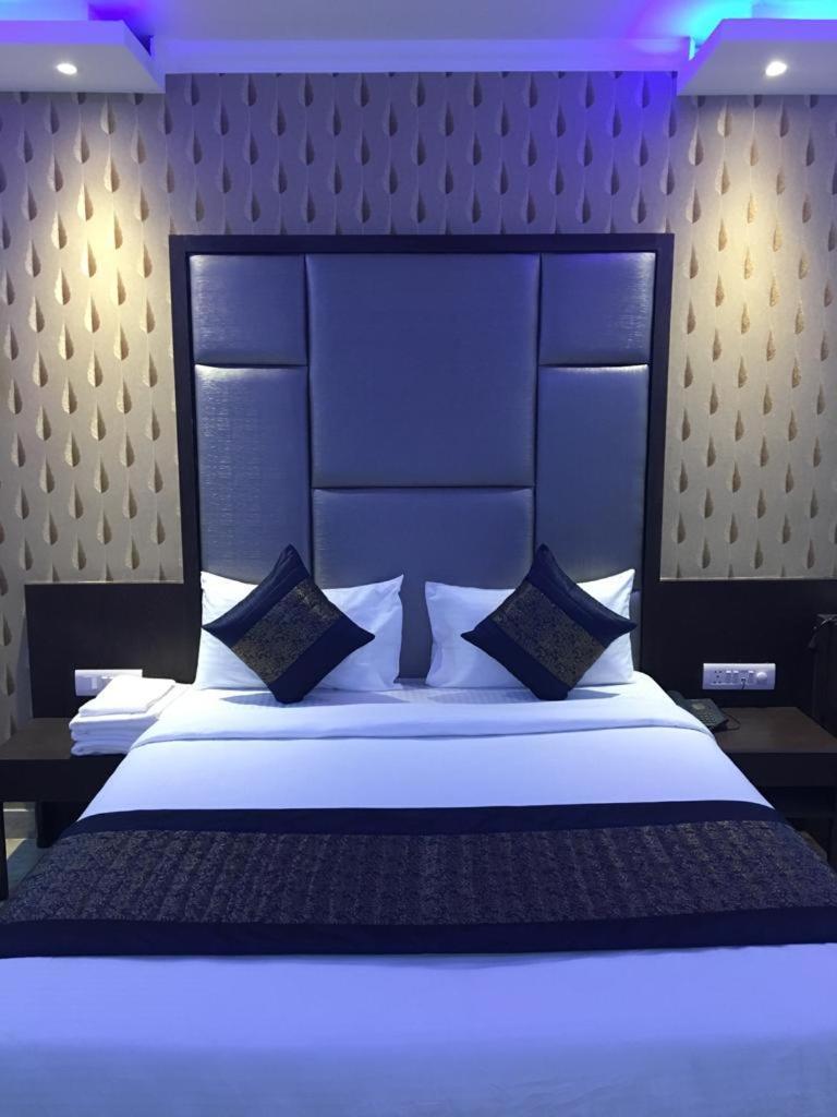 Hotel Spb 87 Near Karol Bagh Metro Station Delhi Exterior photo