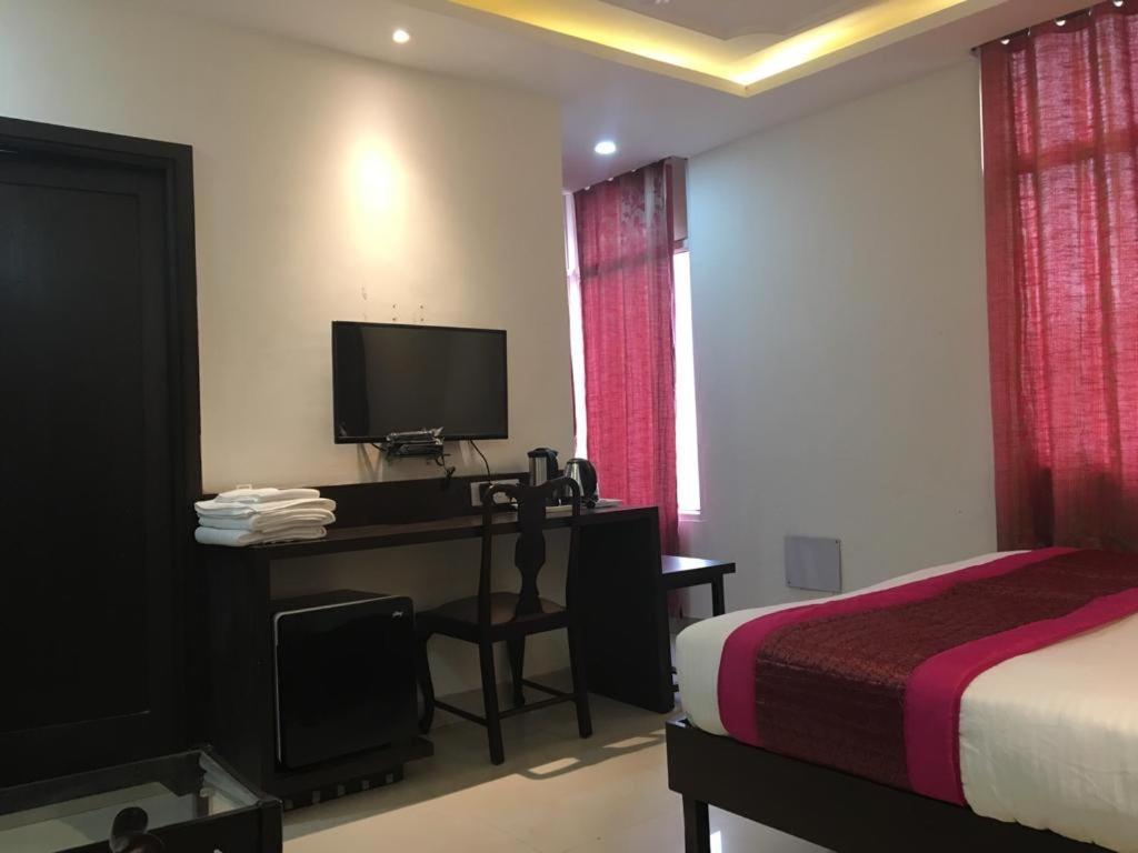 Hotel Spb 87 Near Karol Bagh Metro Station Delhi Exterior photo