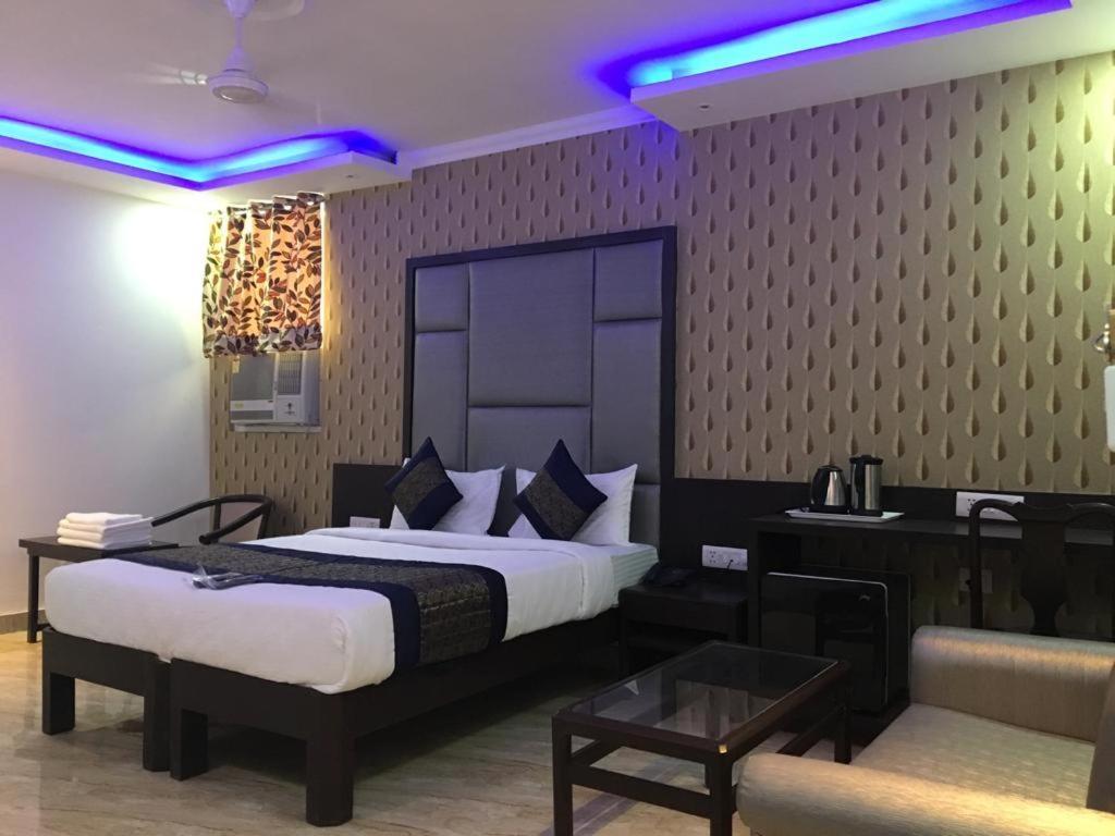 Hotel Spb 87 Near Karol Bagh Metro Station Delhi Exterior photo