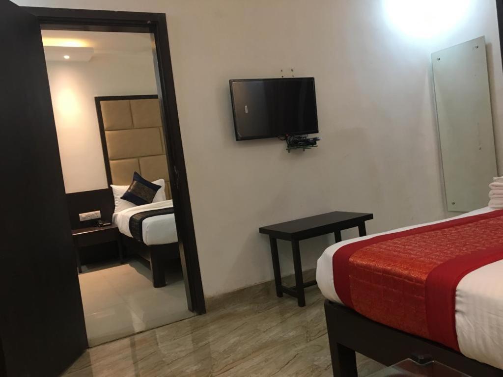 Hotel Spb 87 Near Karol Bagh Metro Station Delhi Exterior photo